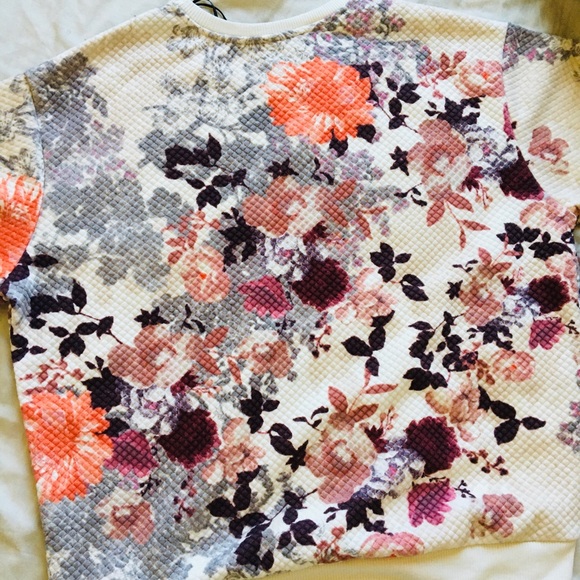 [H&M] Floral Quilted Oversized Sweatshirt - Picture 3 of 4